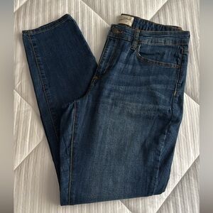 “Universal Thread” Blue Jeans